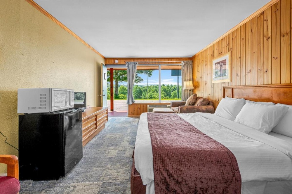 Early Blue Motel