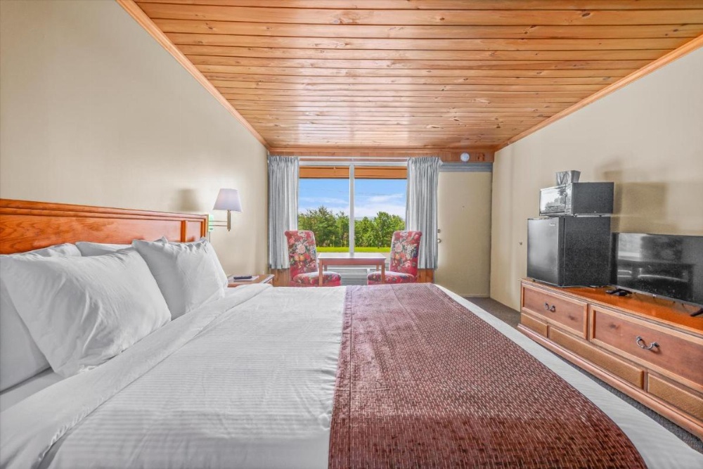 Early Blue Motel
