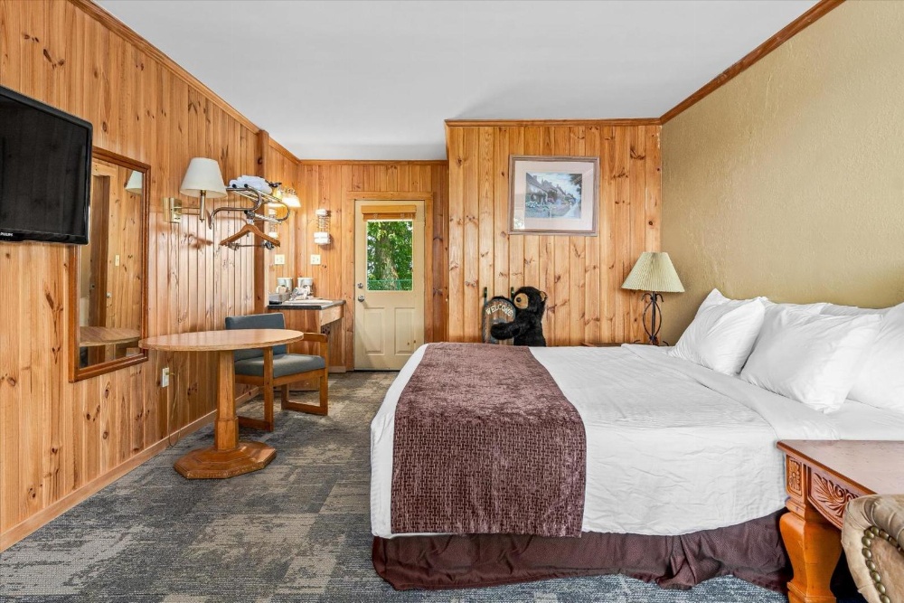 Early Blue Motel Main image