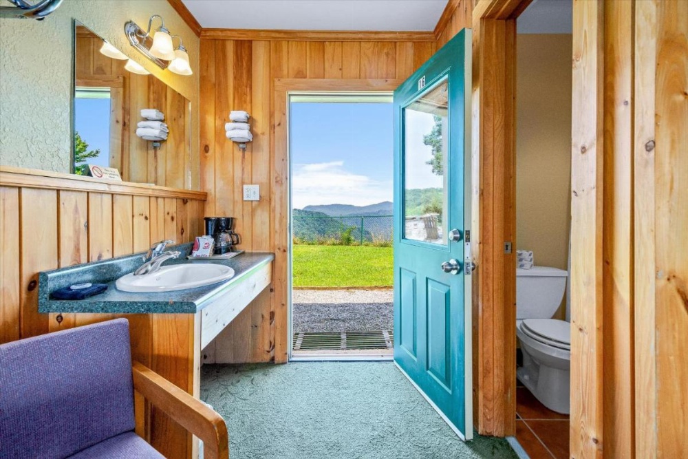 Early Blue Motel